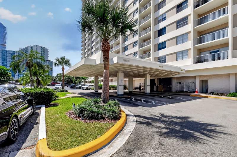 3 bedroom Condominium at 300 Bayview Dr 916, Arlen House Condo, Sunny Isles Beach — photo 3