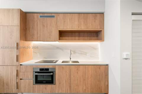 11 NE 6th St 2204, Miami FL - photo 7 of 68