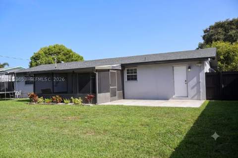 351 NW 206th Ter, Miami Gardens FL - photo 14 of 15