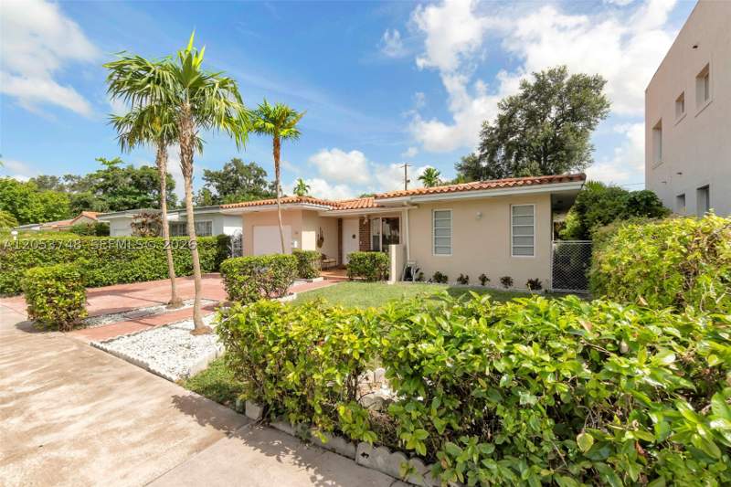 3 bedroom SingleFamilyResidence at 35 Oviedo Ave, Coral Gables Flagler Stre, Coral Gables — photo 3