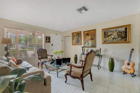 35 Oviedo Ave, Coral Gables FL - photo 6 of 38