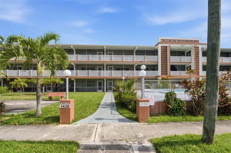 1 bedroom Condominium at 1450 NE 170th St 209, Floridian Arms Condo, North Miami Beach — photo 1