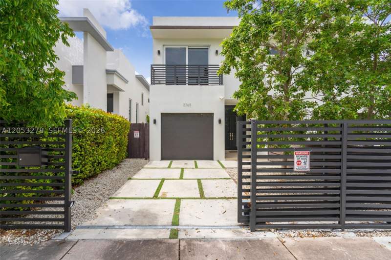 3 bedroom Townhouse at 3769 SW 27th Ln 3769, Douglas Manor, Miami — photo 2