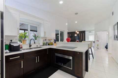 18928 NW 63rd Ct Cir, Hialeah FL - photo 20 of 28