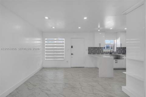 2225 NE 123rd St 102, North Miami FL - photo 11 of 34