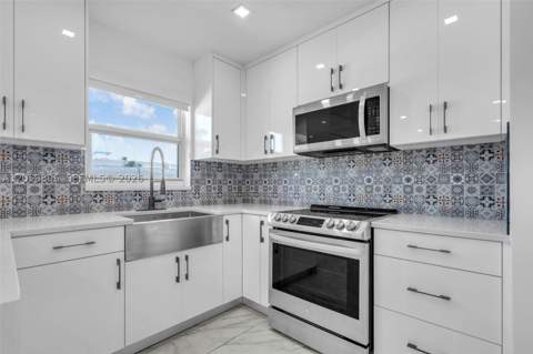 2225 NE 123rd St 102, North Miami FL - photo 13 of 34