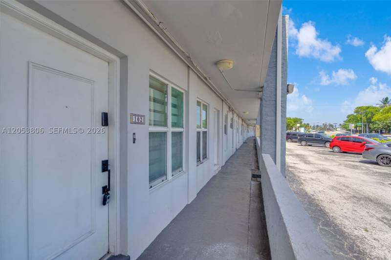 1 bedroom Condominium at 2225 NE 123rd St 102, Keystone Manor Condo, North Miami — photo 2