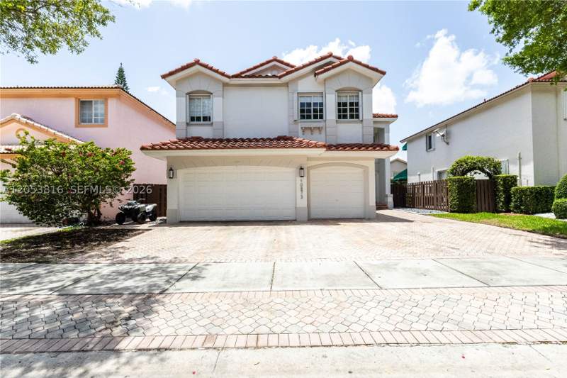 5 bedroom SingleFamilyResidence at 10873 NW 71st St, Doral Isles St Croix, Doral — photo 3