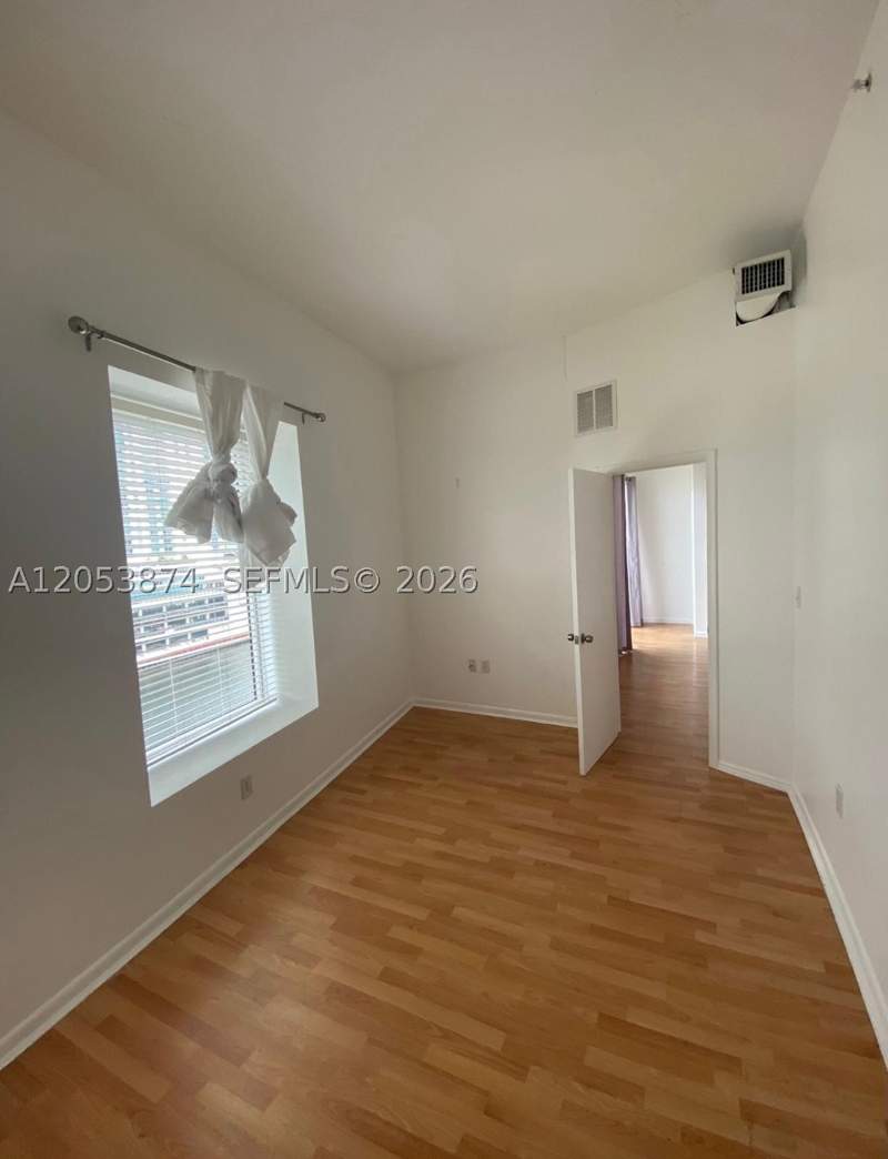 2 bedroom Condominium at 10 SW South River Dr 802, Neo Condo, Miami — photo 3