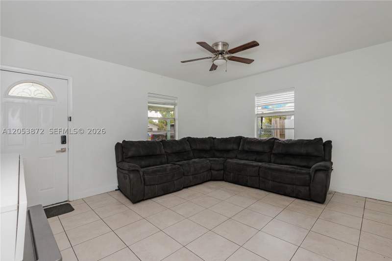 2 bedroom SingleFamilyResidence at 681 NE 1st Pl, Essex Village 4th Addn, Hialeah — photo 5