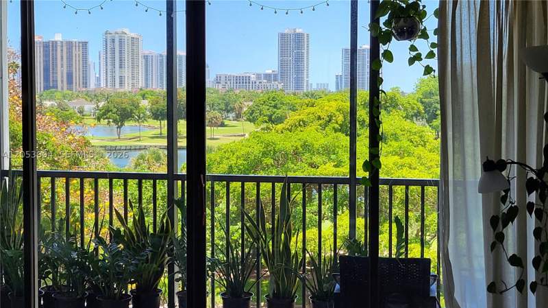 1 bedroom Condominium at 3475 N Country Club Dr 603, Ensenada Condo Bldg E-Ii, Aventura — photo 3