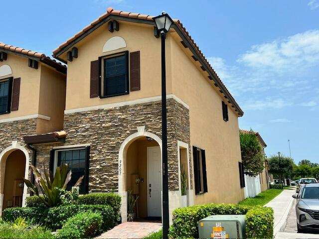 3 bedroom Townhouse at 9207 W 33rd Lane, Bonterra, Hialeah — photo 1