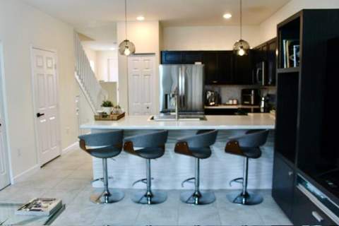 9207 W 33rd Lane, Hialeah FL - photo 13 of 45