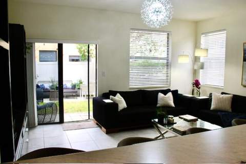 9207 W 33rd Lane, Hialeah FL - photo 14 of 45