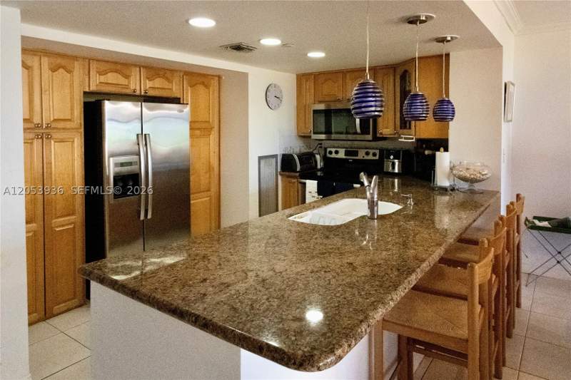 2 bedroom Condominium at 2555 Collins Ave 308, Club Atlantis Condo, Miami Beach — photo 4