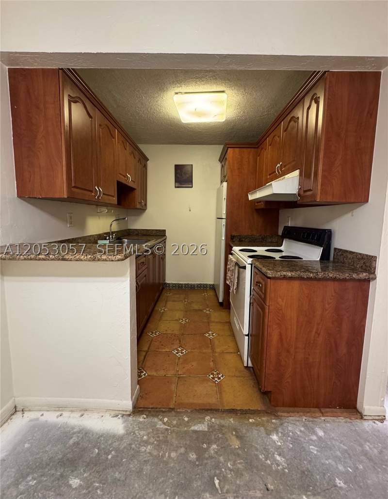 1 bedroom Condominium at 7208 Fairway Dr I14, Cypress Village Condo, Miami Lakes — photo 4