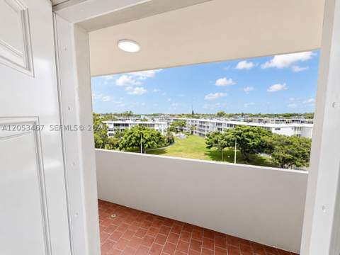 1750 NE 191st St 605-1, Miami FL - photo 17 of 26