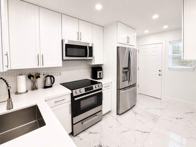 2 bedroom Condominium at 1750 NE 191st St 605-1, Jade Winds Group-Daisy GA, Miami — photo 2