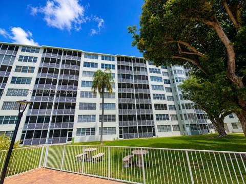 1750 NE 191st St 605-1, Miami FL - photo 24 of 26