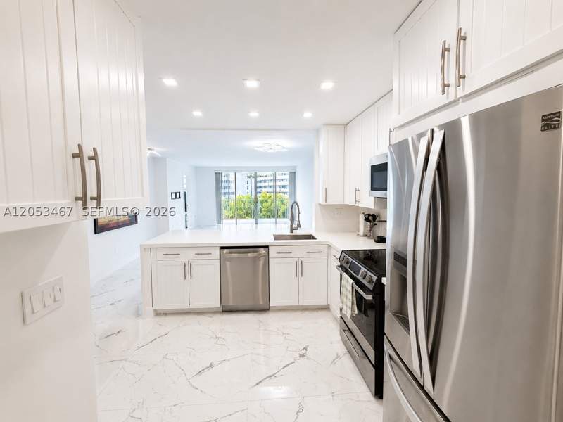 2 bedroom Condominium at 1750 NE 191st St 605-1, Jade Winds Group-Daisy GA, Miami — photo 4