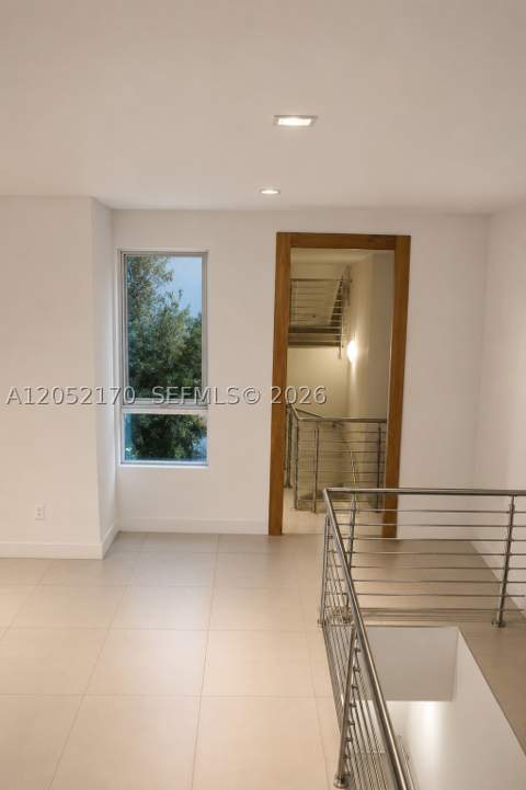 9151 NW 33rd St, Doral FL - photo 9 of 24