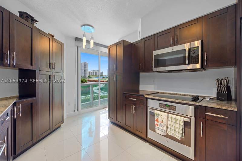 2 bedroom Condominium at 3370 Hidden Bay Dr 507, 100 Hidden Bay Condo, Aventura — photo 4