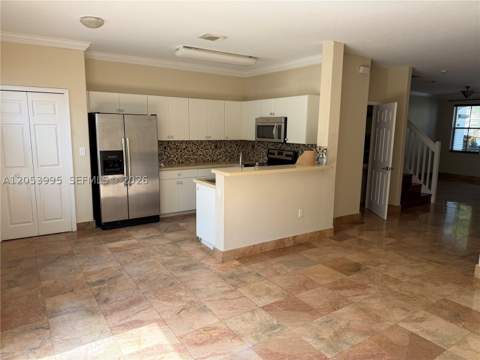 7651 NW 114th Path, Doral FL - photo 13 of 24