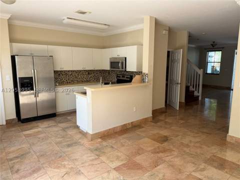 7651 NW 114th Path, Doral FL - photo 17 of 24