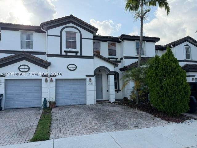4 bedroom SingleFamilyResidence at 7651 NW 114th Path, Doral Isles North Sec Two, Doral — photo 2