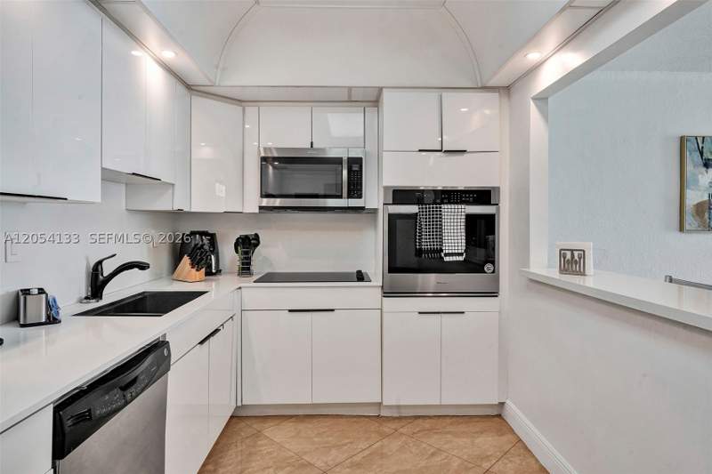 2 bedroom Condominium at 19370 Collins Ave 1001, Ocean Reserve Condo, Sunny Isles Beach — photo 3