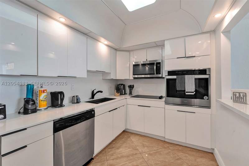 2 bedroom Condominium at 19370 Collins Ave 1001, Ocean Reserve Condo, Sunny Isles Beach — photo 4