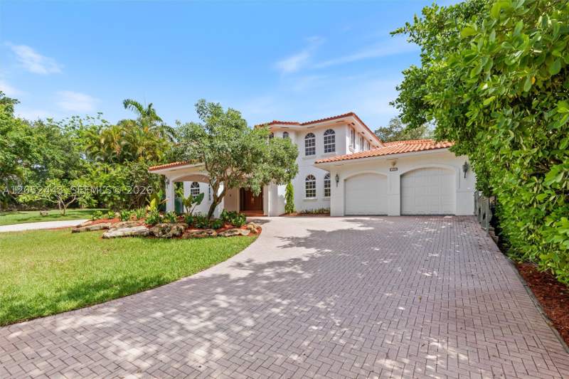 5 bedroom SingleFamilyResidence at 145 W Sunrise Ave, Amd & Corr Plat Of Sunris, Coral Gables — photo 2