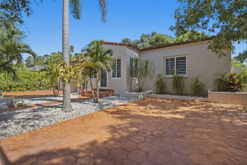 2 bedroom SingleFamilyResidence at 741 NE 81st St, Shorecrest, Miami — photo 2