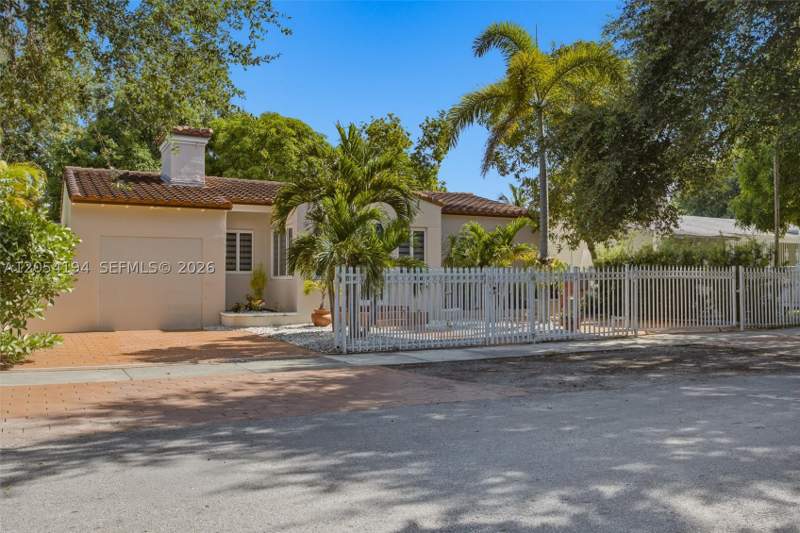 2 bedroom SingleFamilyResidence at 741 NE 81st St, Shorecrest, Miami — photo 4