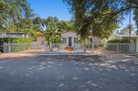 741 NE 81st St, Miami FL - photo 6 of 37