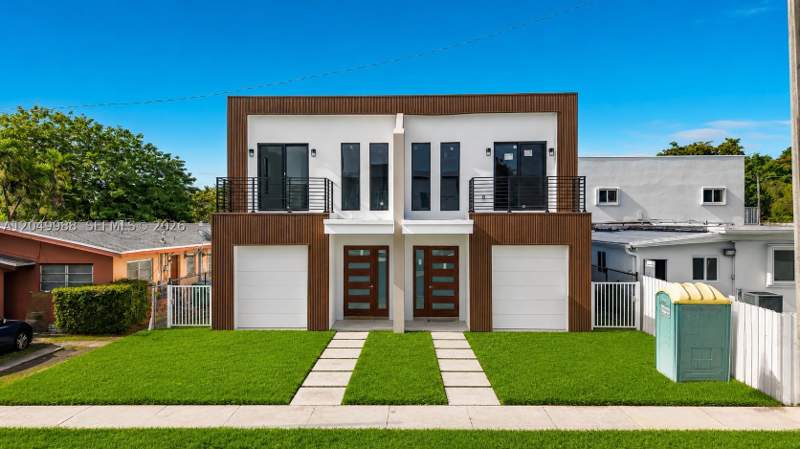 3 bedroom Townhouse at 3730 SW 28th St, Douglas Manor, Miami — photo 3