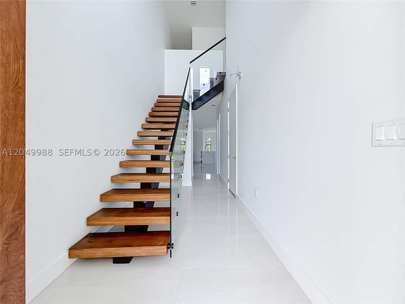 3 bedroom Townhouse at 3730 SW 28th St, Douglas Manor, Miami — photo 5