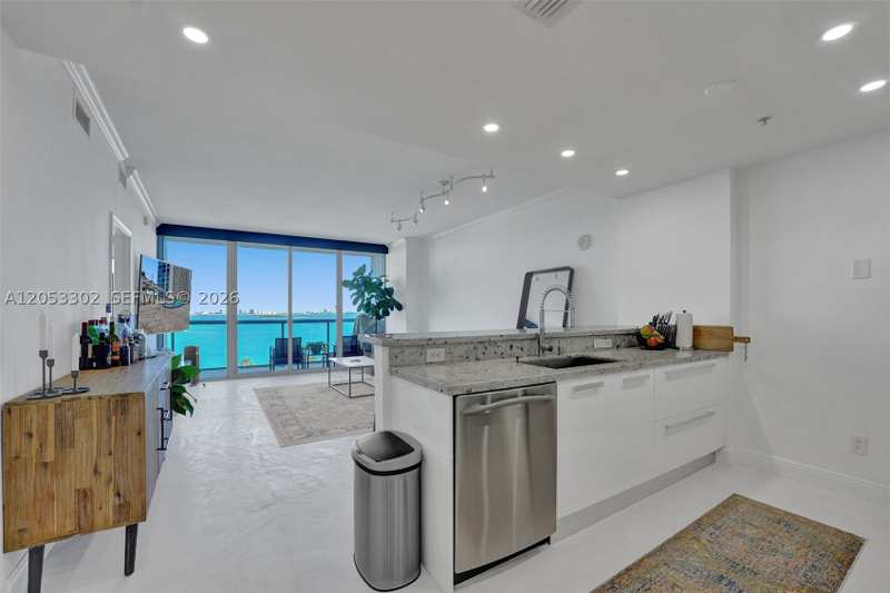 1 bedroom Condominium at 601 NE 36th St 811, Edgewater, Miami — photo 1