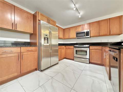 8390 SW 72 106, Miami FL - photo 6 of 20