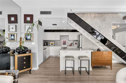 1000 Venetian Way 810, Miami Beach FL - photo 13 of 35