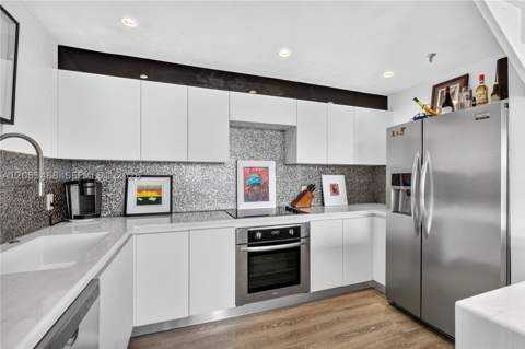 1000 Venetian Way 810, Miami Beach FL - photo 14 of 35