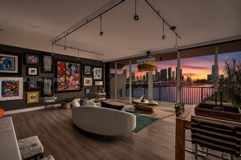 1 bedroom Condominium at 1000 Venetian Way 810, One Thousand Venetian Way, Miami Beach — photo 4