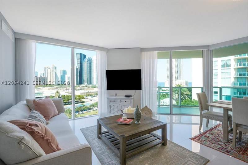 3 bedroom Condominium at 250 Sunny Isles Blvd 3-902, St Tropez On The Bay III, Sunny Isles Beach — photo 3