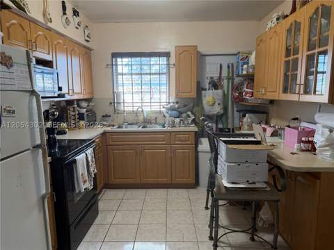 1828 NW 152nd St, Miami Gardens FL - photo 7 of 9