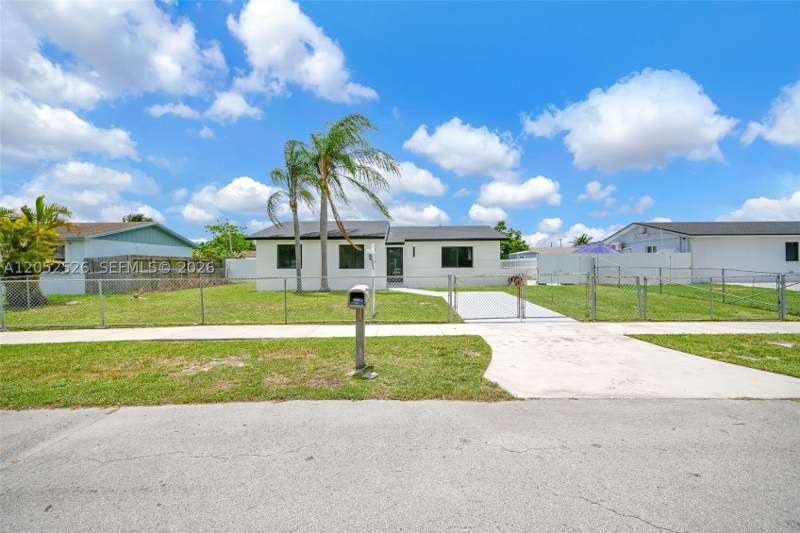 3 bedroom SingleFamilyResidence at 18670 SW 123rd Ct, Eureka Manor Sec 1, Miami — photo 5