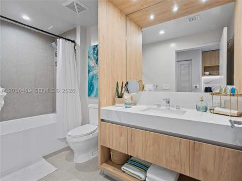 11 NE 6th St 2102, Miami FL - photo 14 of 28