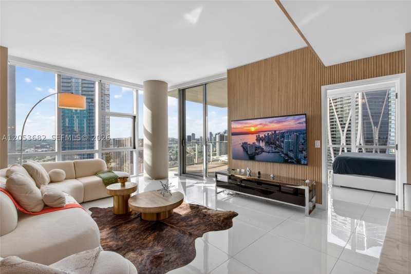 3 bedroom Condominium at 851 NE 1st Ave 3201, Paramount Miami Worldcent, Miami — photo 1