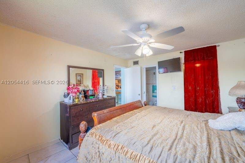 1 bedroom Condominium at 9917 W Okeechobee Rd 3-306, Vista Del Lago I Condo, Hialeah Gardens — photo 4
