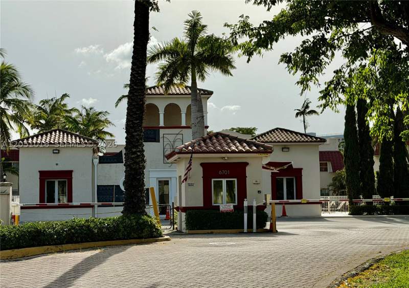 0 bedroom Condominium at 6715 N Kendall Dr 707, Villas Of Pinecrest Condo, Pinecrest — photo 2