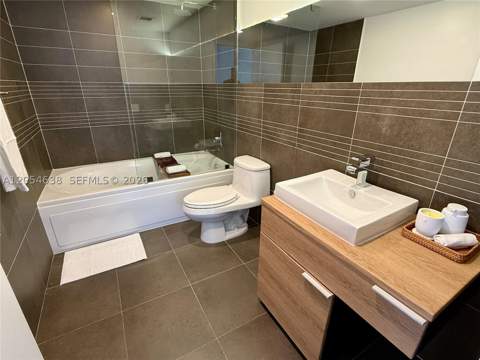 2155 Washington Ct 210, Miami Beach FL - photo 12 of 17